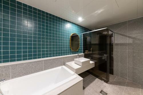 Brown Dot Hotel Seong Seo
