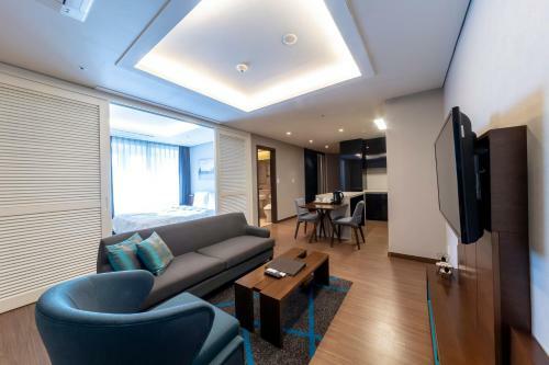 Haeundae H Stay Hotel