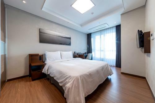Haeundae H Stay Hotel