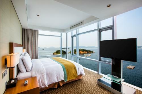 Hidden Bay Hotel
