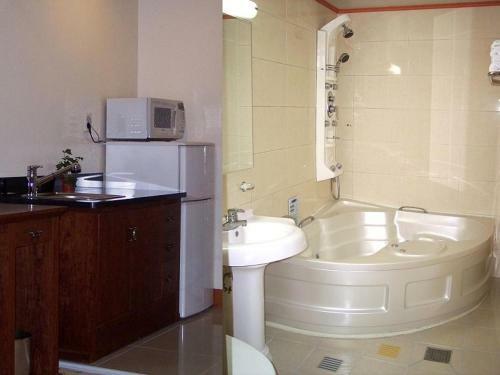 Asia Tourist Hotel