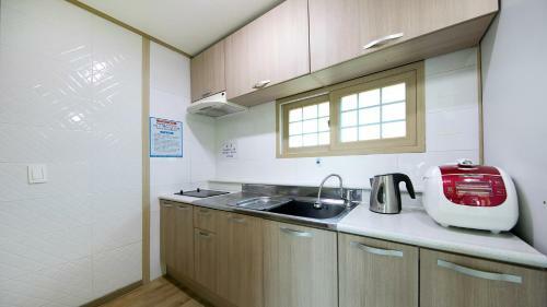 Yeosu Skypurple Pension