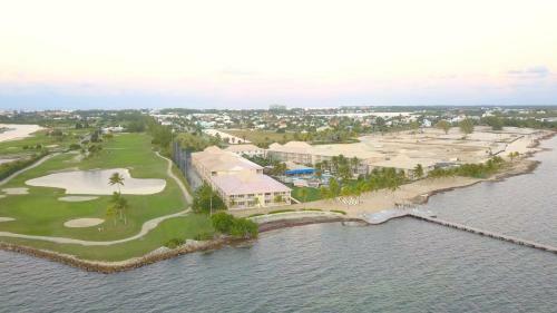 Hotel Grand Caymanian Resort