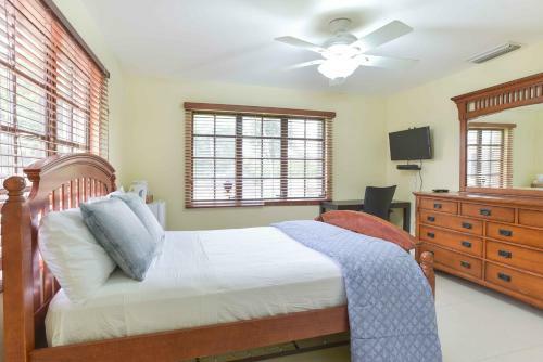 Hostal Addison Lee Cayman Villa