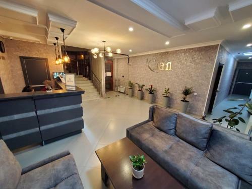 Khan Hotel