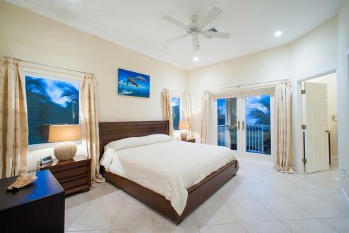 Christmas Palms By Grand Cayman Villas