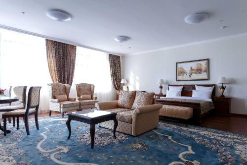 Alanda Hotel