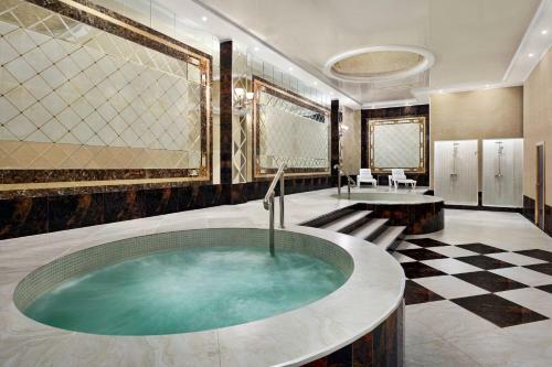 Hotel Ramada By Wyndham Shymkent