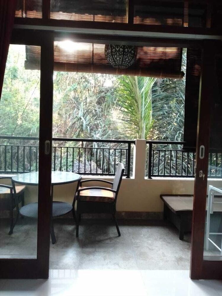 Hostal Topok House