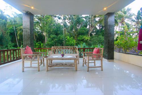 Villa Wates Sari