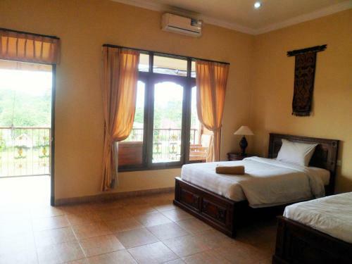 Hostal Nuriani Restaurant And Rooms