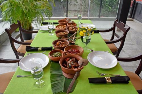 Hotel Fox Kandy By Fox Resorts