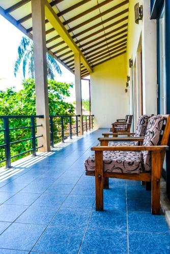 Kayjay Garden Hotel (beach Front)