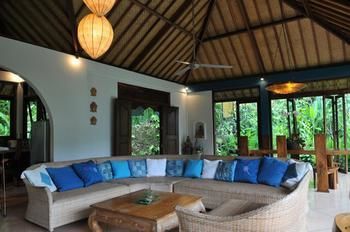 Villa Umah Shanti