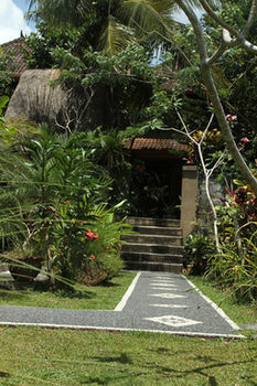 Hostal Bali Gardenview Cottages