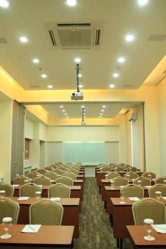 Puspamaya Hotel Cengkareng