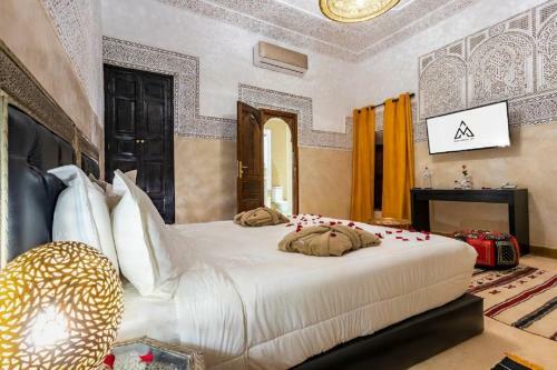 Hostal Riad Medina Art Suite & Heated Pool