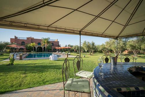 Hostal Suite Turquoise Avec Terrasse Et Vue Piscine