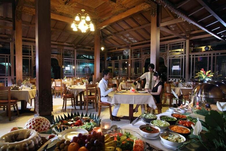 Cakra Kembang Hotel