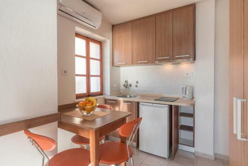 R Club Apartments Old Town Budva