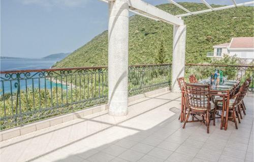 Seven-bedroom Holiday Home In Zanjic