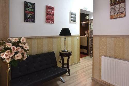 Villa Nina Hotel & Lounge Bar