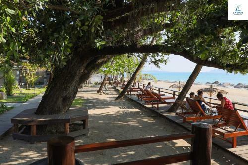 Hotel Lagoon Ngapali Beach Lodge
