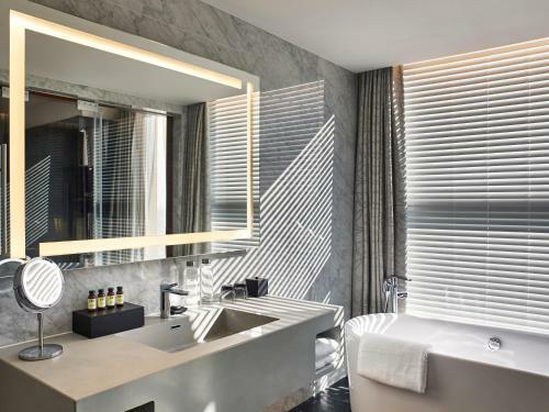 Hotel Pullman Mandalay Mingalar