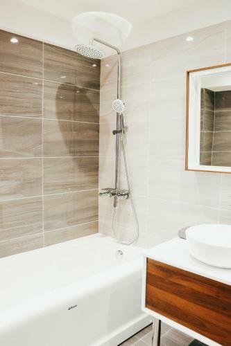 Naran Residence Lifestyle Serviced Apartment
