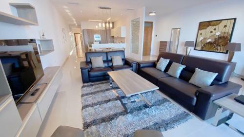Quisisana Apartments - Cast Renting