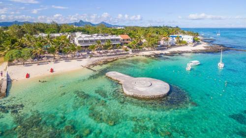 Hotel Le Peninsula Bay Beach Resort & Spa