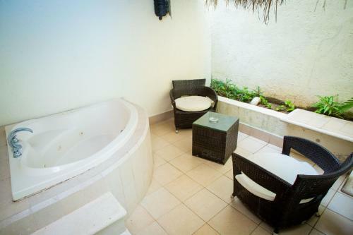 Playa Maya By Mij - Beachfront Hotel