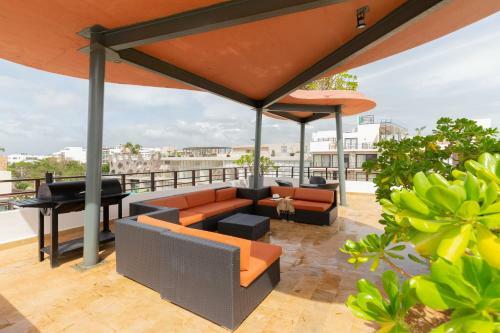 Comfortable Artistic Apartment, Great Wi-fi 2 Blocks To The Beach