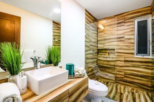 Playa 4020 Apartments With Rooftop Pool Near 5th And Beach