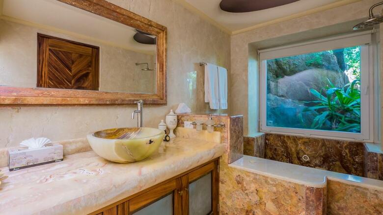Ocean Frontage Cottage