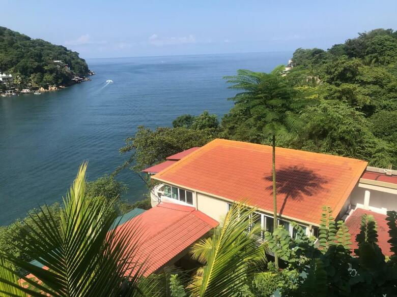 Ocean Frontage Cottage