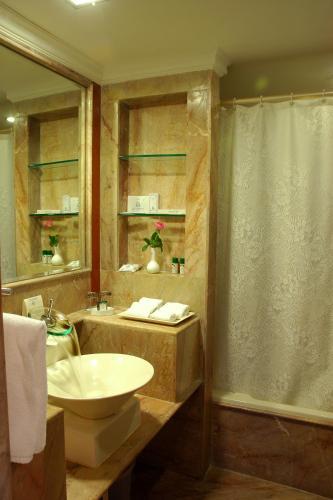 Hotel Welcome Heritage Noor-us-sabah Palace