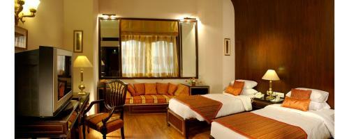 Hotel Welcome Heritage Noor-us-sabah Palace