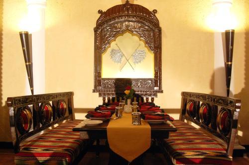 Hotel Welcome Heritage Noor-us-sabah Palace