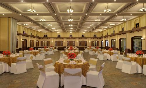 Hotel Welcome Heritage Noor-us-sabah Palace