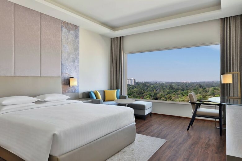 Hotel Courtyard By Marriott Bhopal