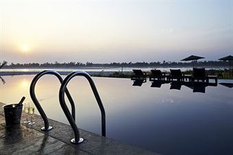 Hotel Aalia On The Ganges