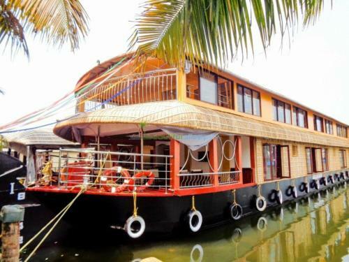 Hotel Cosy Houseboats