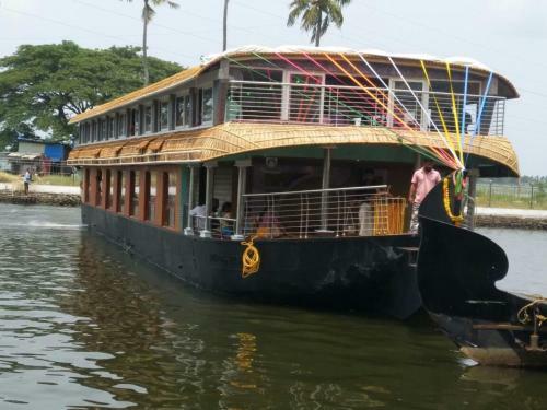 Hotel Cosy Houseboats