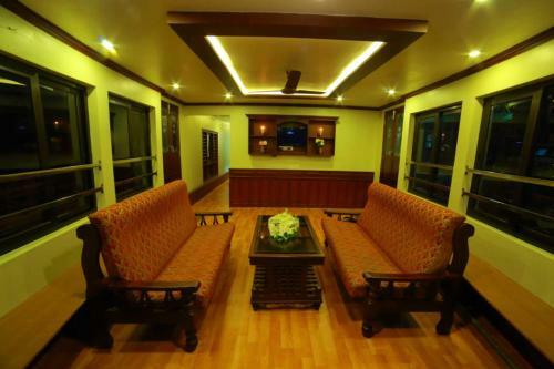 Hotel Cosy Houseboats