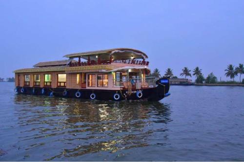 Hotel Cosy Houseboats