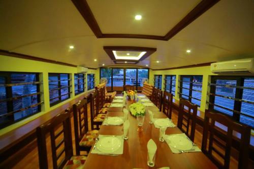Hotel Cosy Houseboats