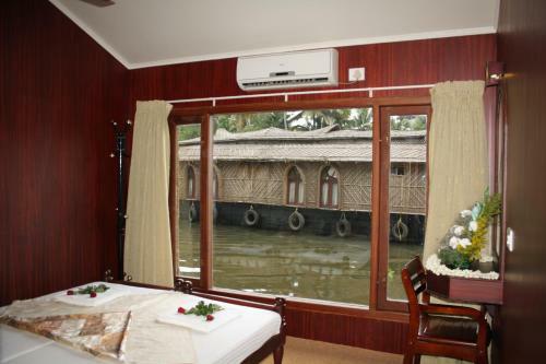 Hotel Cosy Houseboats