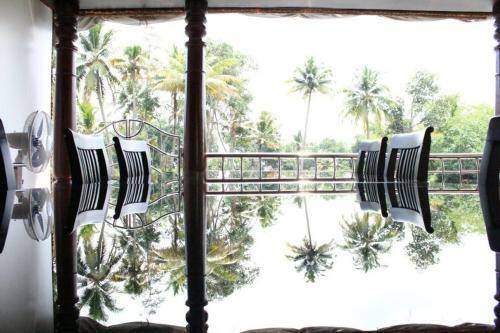 Pournami Houseboats