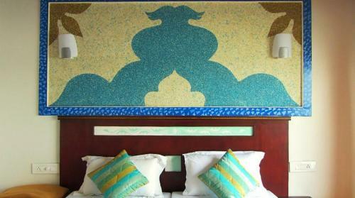 Pournami Houseboats